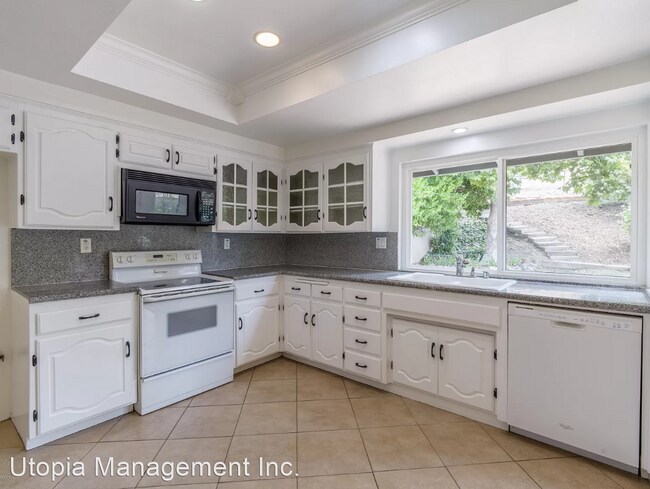 Building Photo - 4 br, 2 bath House - 5914 Carell Ave