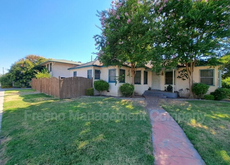 Primary Photo - 1291 N. Fruit Ave.