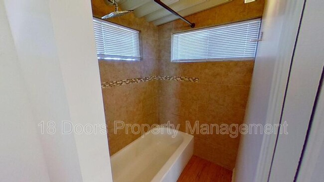 Foto del edificio - 5352 Prosperity Ln