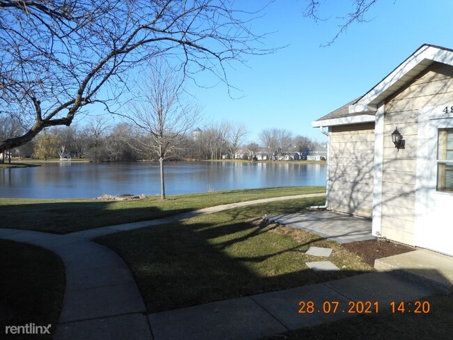 Building Photo - 424 N Lake Shore Dr