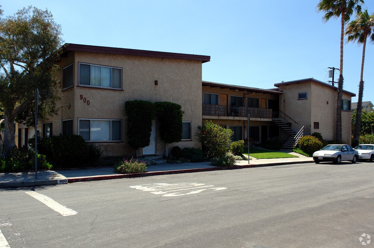 Primary Photo - 900 E Imperial Ave