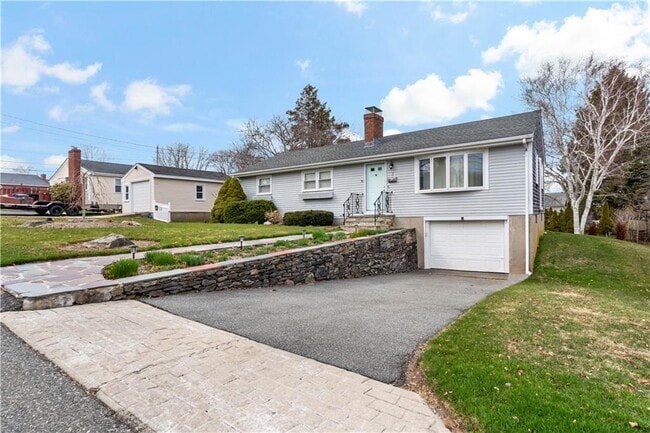 Building Photo - 3 Paul Ave