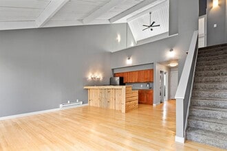 Building Photo - 4 Touchstone Dr