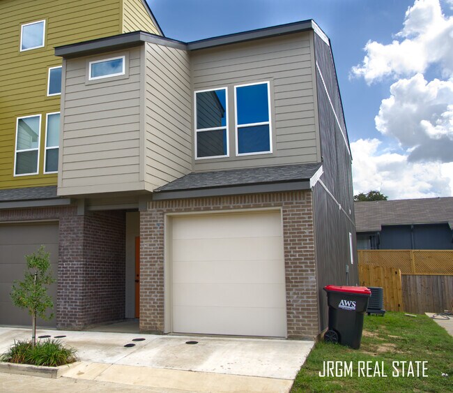 Building Photo - 513 Highland Park Ln