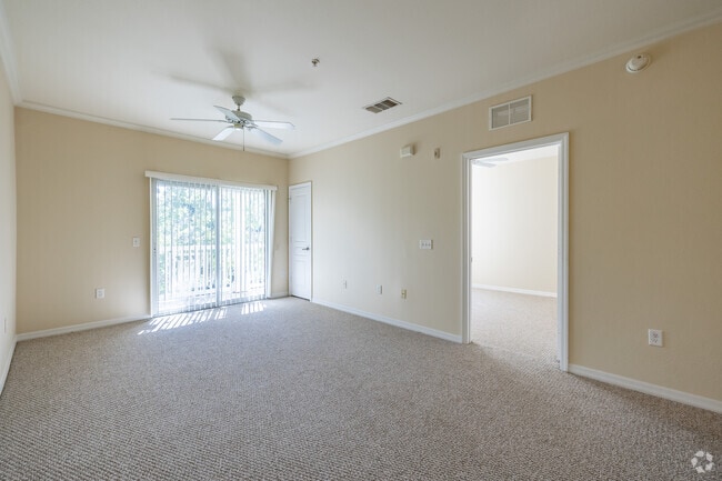 1BR, 1BA - 749SF - Living Room - Banyan Senior