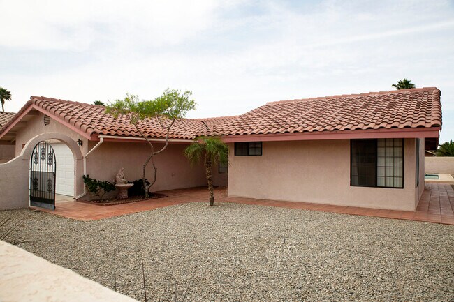 Courtyard - 12366 E Paseo Verano