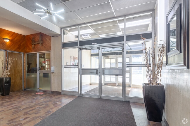 Hall d'entrée - PLACE DU CERCLE