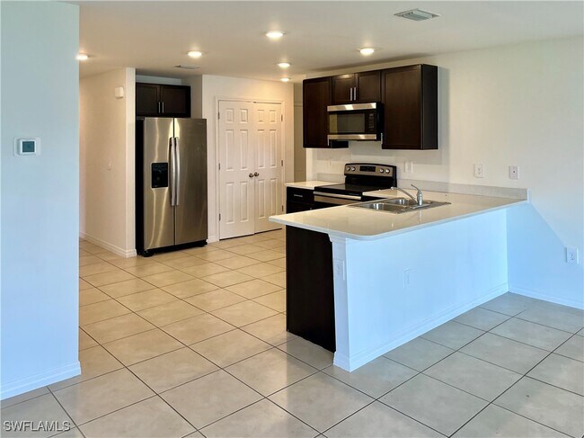 Foto del edificio - 8032 Marsh Cir