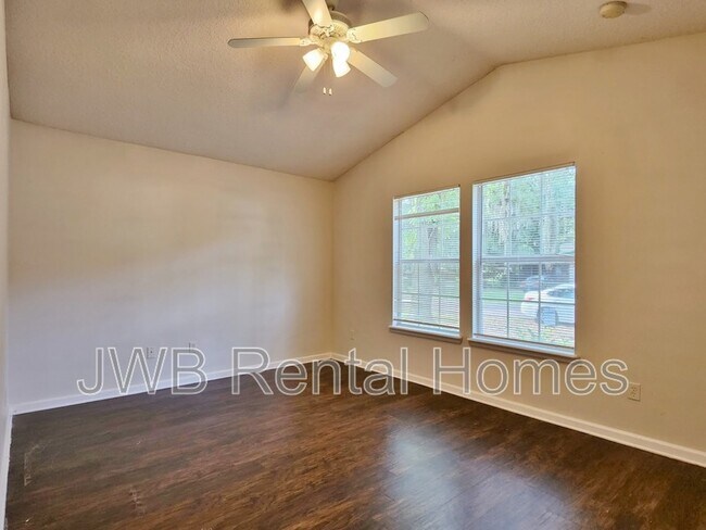 Foto del edificio - 6603 Miriam St