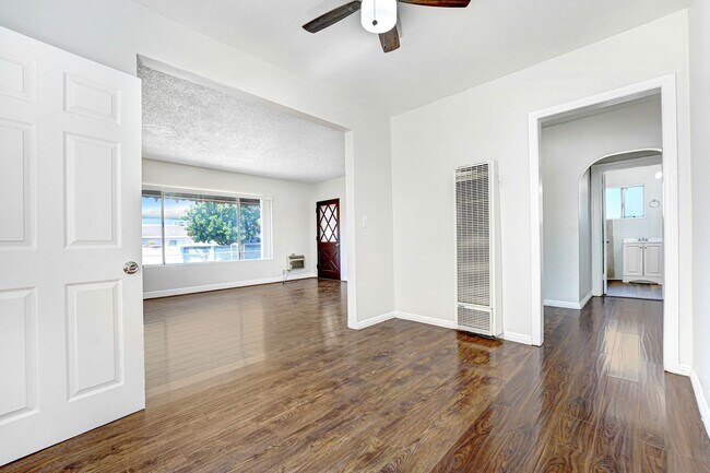 Foto del edificio - Beautiful SFR 3 BD| 2 Bath