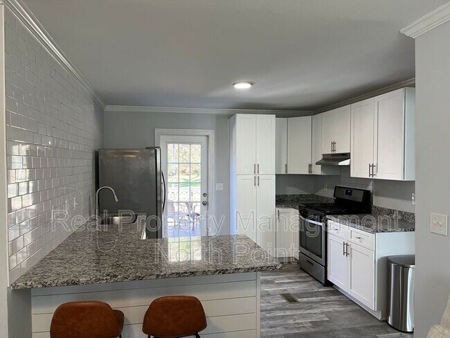 Foto del edificio - 2308 Brackett Rd