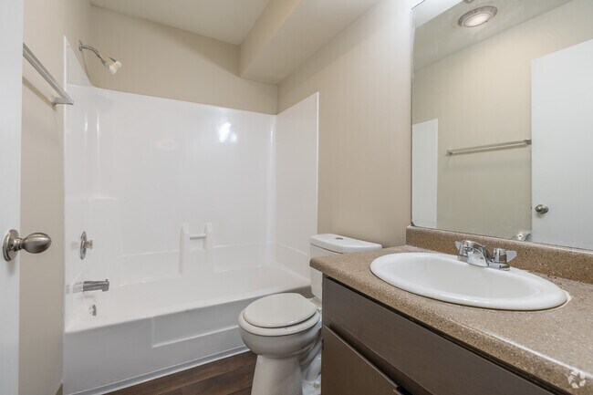 2 habitaciones, 1 baño - 920 pies cuadrados - Baño - Southwood Apartments