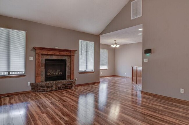 Building Photo - 4430 W Tilden St