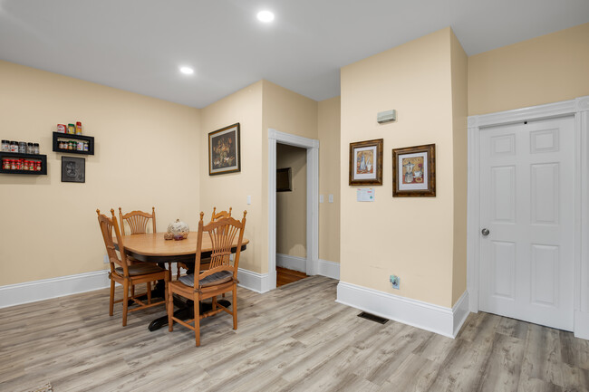 Cocina - 62 Highland St
