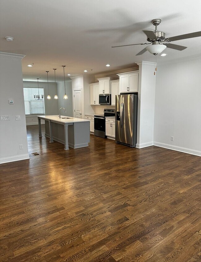 Building Photo - Luxury Town Home - Williamson County