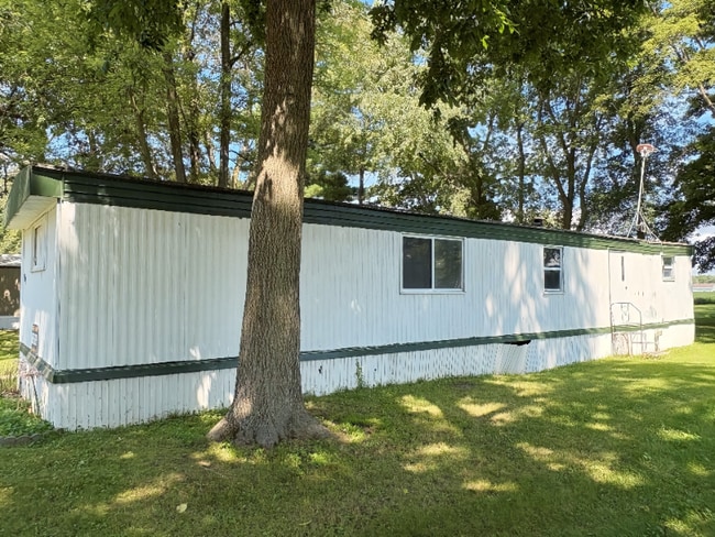 Building Photo - 1100 W Locust St