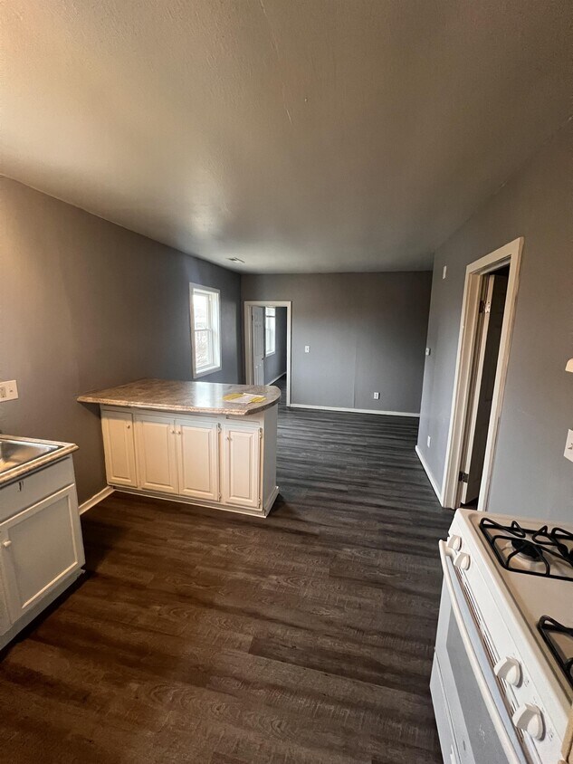 Foto principal - 310 W Lexington Ave