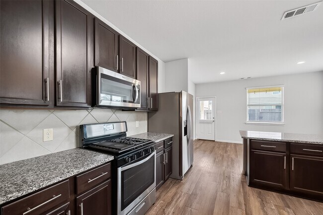 Foto del edificio - 25048 Adams Canyon Dr