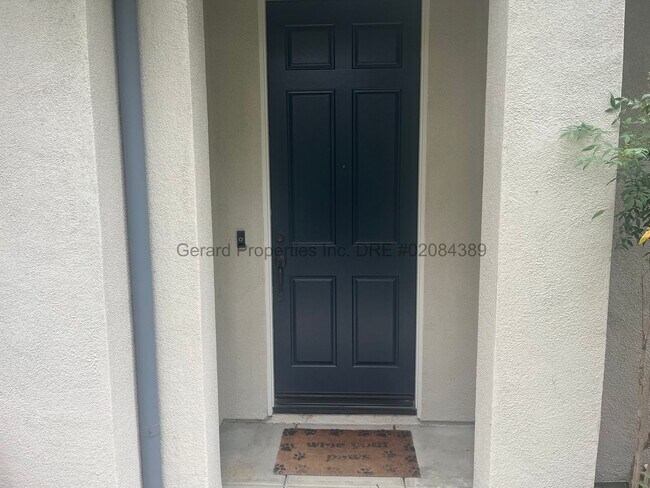 Building Photo - Luxury Gated Living Minutes from South Coa...