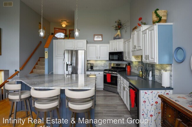Building Photo - 3 br, 3 bath House - 1463 Belvior Ln NE