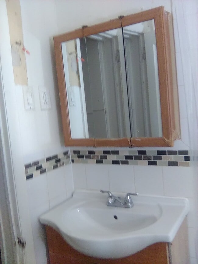 Building Photo - 2 bedroom apartment for rent