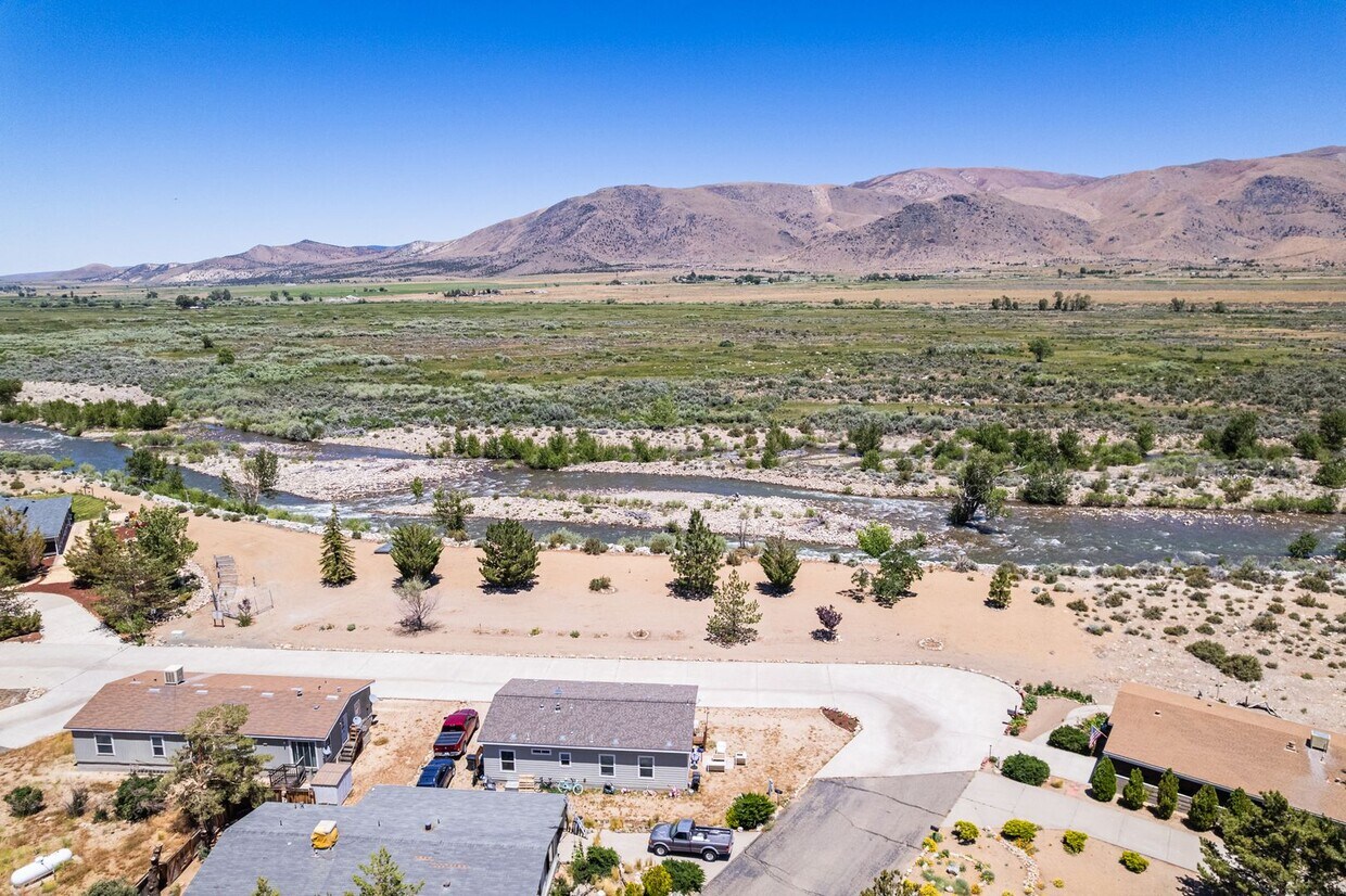 Primary Photo - Cozy Upgraded Home w/ Panoramic Mountain V...