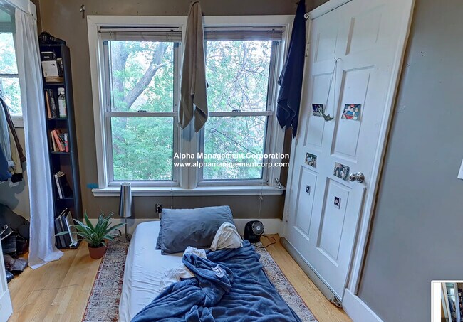 Building Photo - 131 Brook St