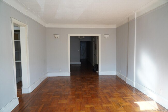 Foto del edificio - 50-05-50-43 43rd Ave