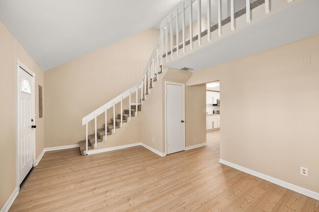 Building Photo - 163 Spruance Rd