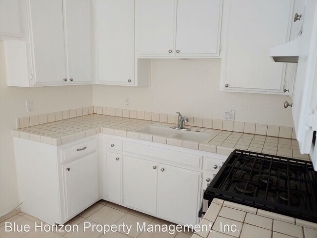 Building Photo - 2 br, 2 bath Apartment - 880 W. 3rd Street