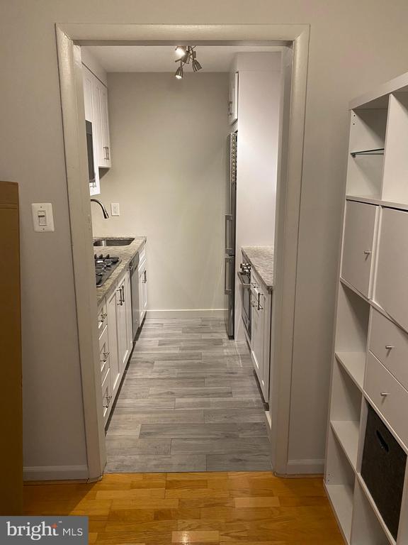 Foto del edificio - 10401 Grosvenor Pl