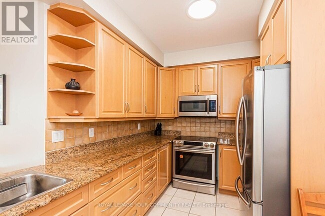 Building Photo - 28 William Carson Crescent