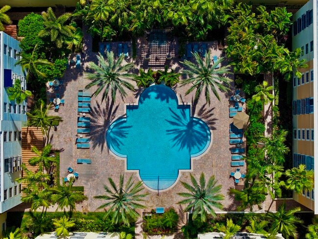 Building Photo - 630 S Sapodilla Ave