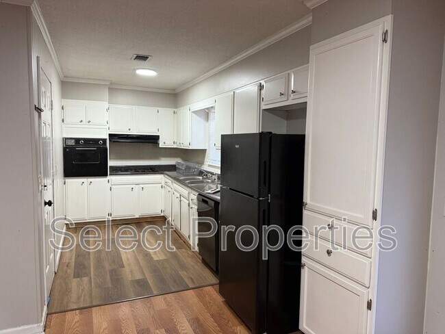 Foto del edificio - 3801 Devon Dr