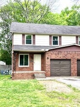 Building Photo - 1419 Huntington Dr