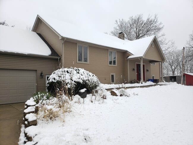 Building Photo - 3101 Martha Truman Rd