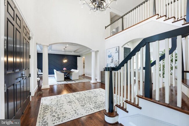 Foto del edificio - 492 River Bend Rd