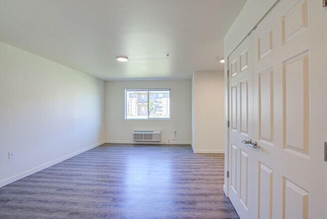 Building Photo - Country Living with Modern Flair: Wake up to the sounds of nature, Live Minutes from Everything