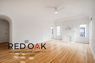 Building Photo - 366 N Gardner St