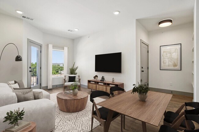 Foto del edificio - 2450 Wickersham Ln