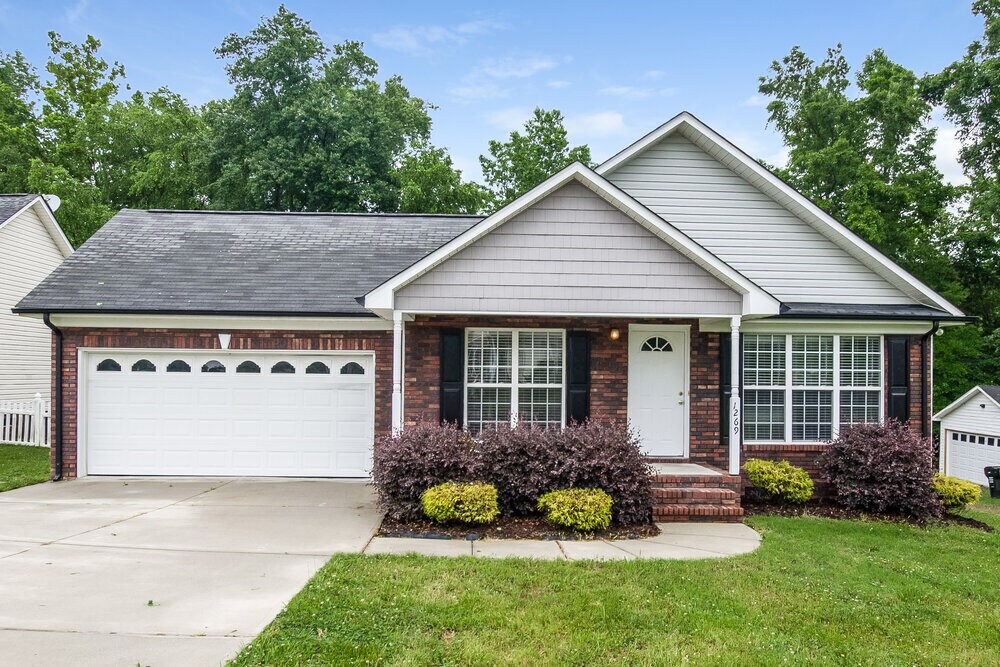 Foto principal - 1269 Pressley Downs Dr SE