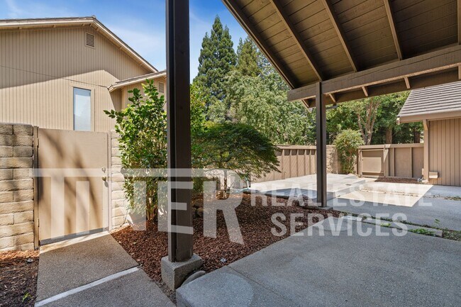 Foto del edificio - 11369 Gold Country Blvd