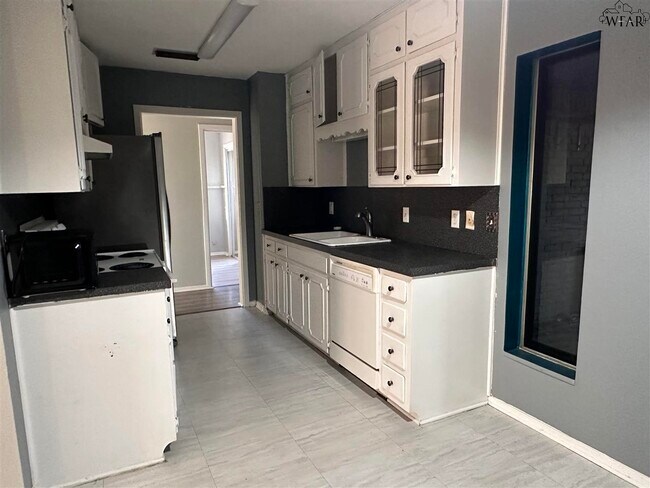 Building Photo - 4824 Sonora Dr