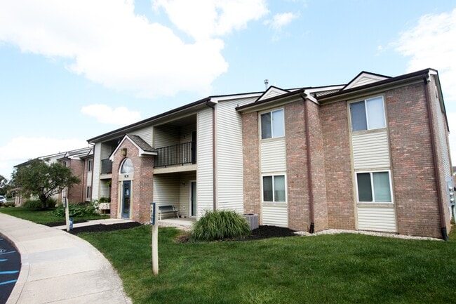 Building Photo - Walnut Manor
