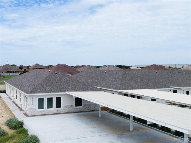 Building Photo - 5325 Vision St
