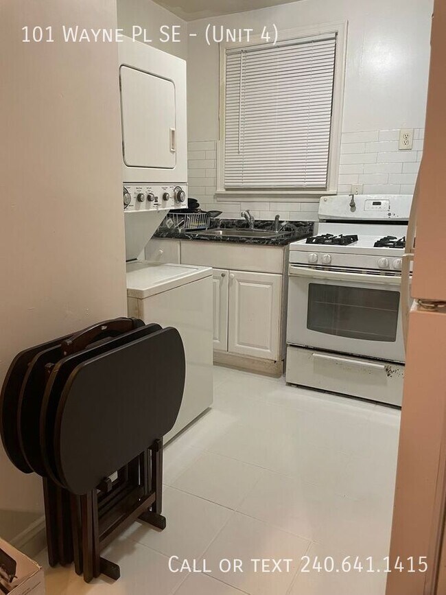 Building Photo - 101 Wayne Pl SE