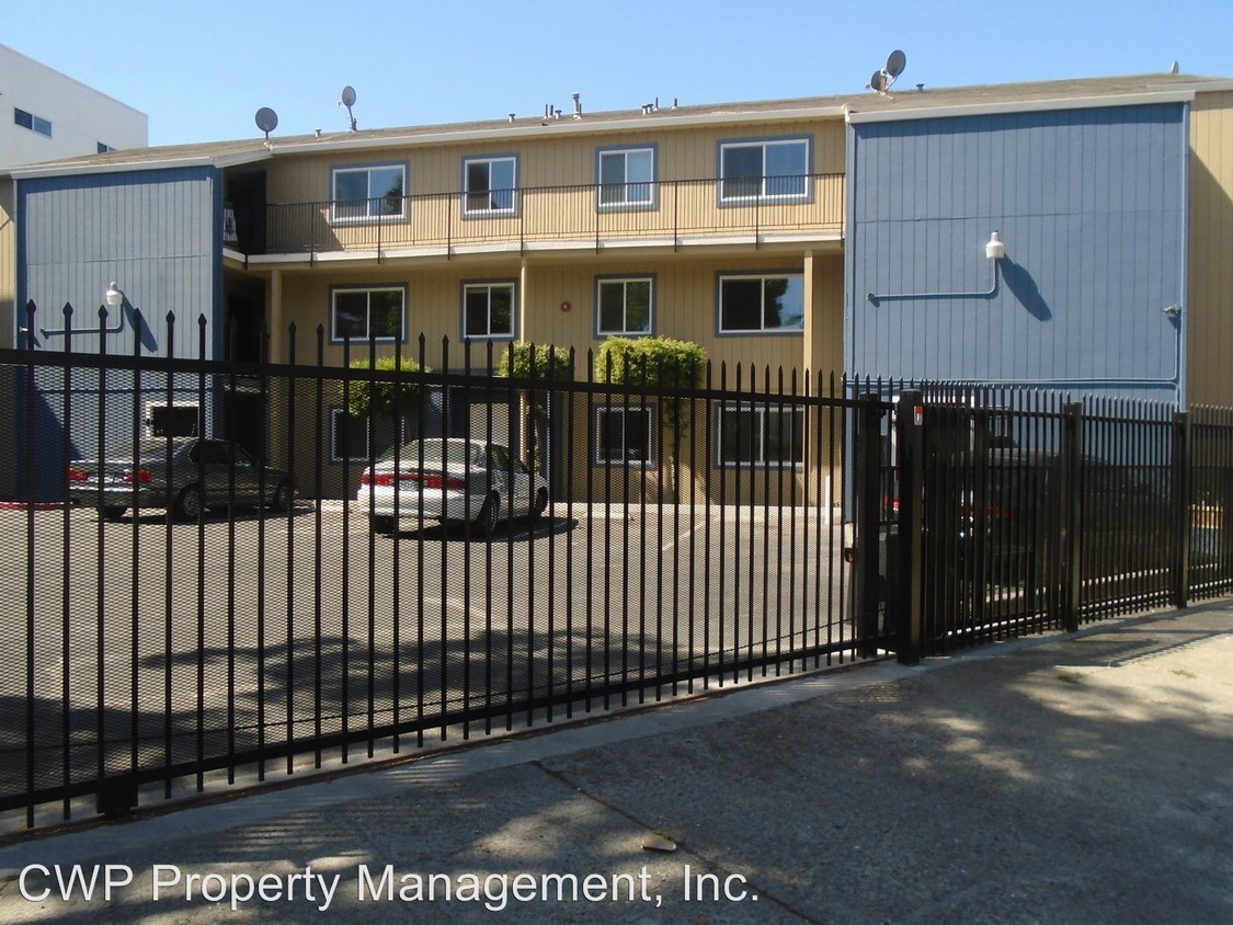 Foto principal - 10900 MacArthur Blvd