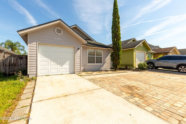 Foto del edificio - 8795 Ivey Rd
