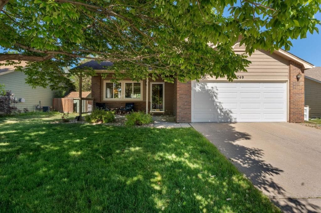 Photo - 749 Eagle Dr