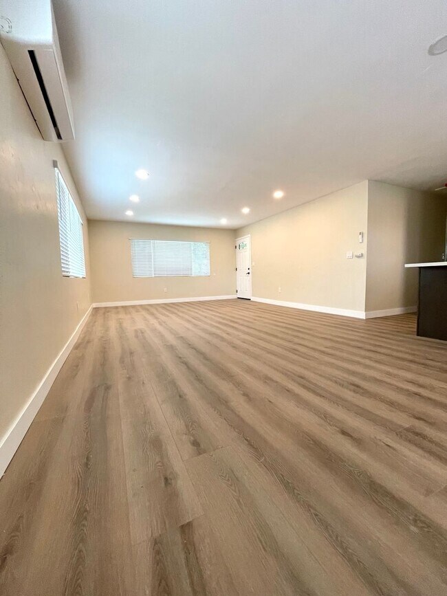 Foto del edificio - Beautiful, Newly Renovated Home